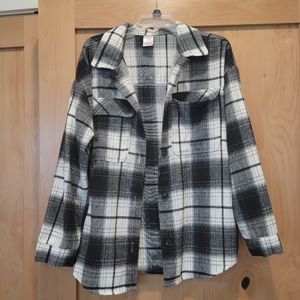 NWOT Black and white flannel Shacket